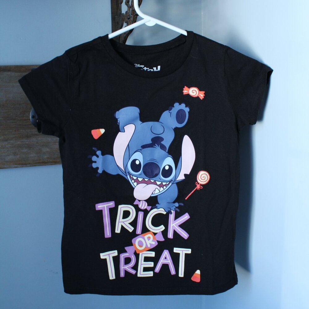 Stitch Size M 7/8 Halloween Theme Tshirt